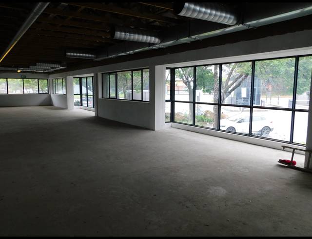 333M² OFFICE TO LET IN WOODMEAD